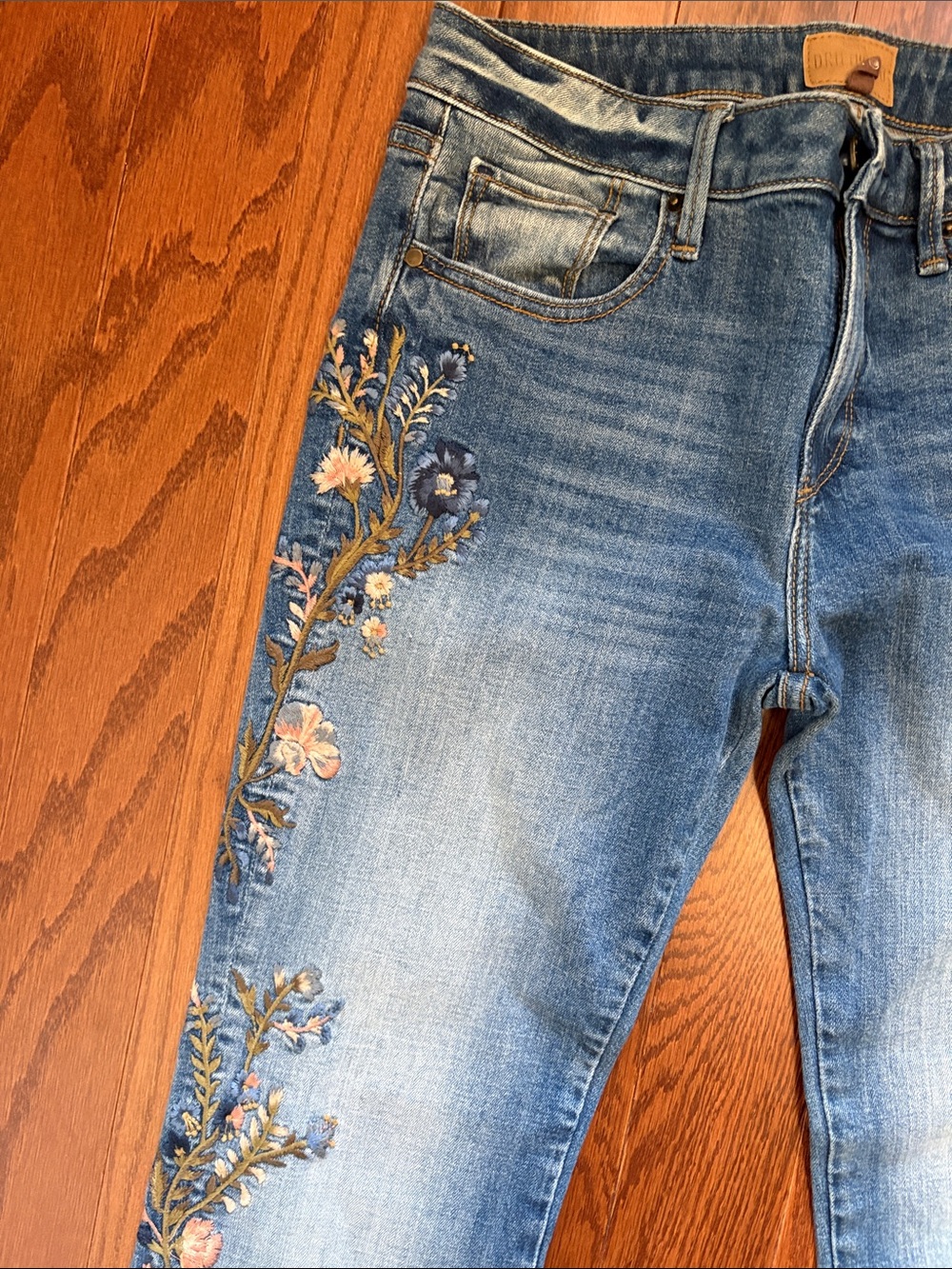 Driftwood Kelly Bootcut Jeans Floral Embroidery Boho - Picture 3 of 10
